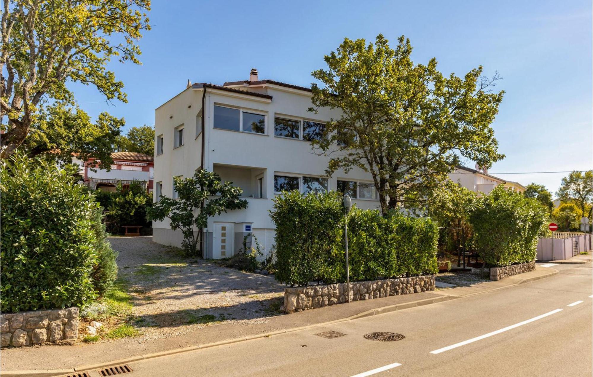 Amazing Apartment In Njivice With Kitchen Exteriör bild
